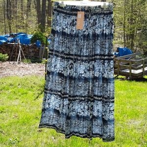 La Cera Crinkle 100% Rayon Skirt size M